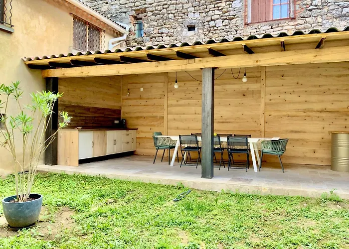 アパート Flat Rousson